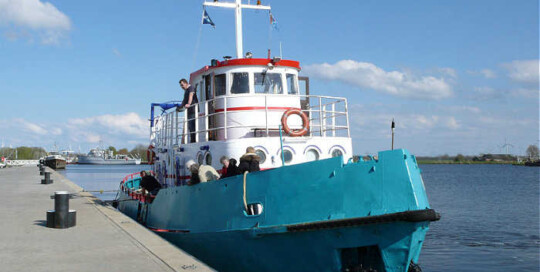 Onze boot in Den Helder voor een asverstrooiing met maximaal 15 personen op de Waddenzee of de Noordzee