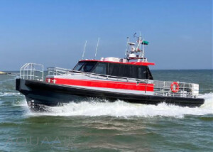 Schip voor asverstrooiing op de Waddenzee vanuit Oudeschild