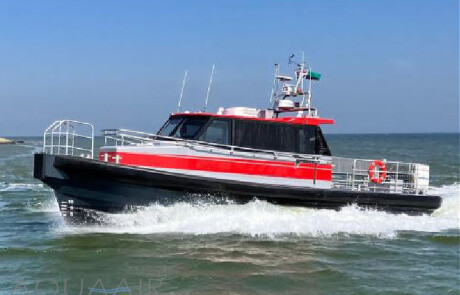 Schip voor asverstrooiing op de Waddenzee vanuit Oudeschild