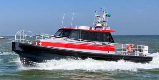 Schip voor asverstrooiing op de Waddenzee vanuit Oudeschild